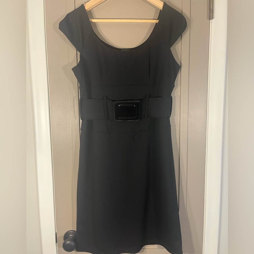 Sam & Max Size LARGE Casual Dress Black Belted Cap Sleeve Knee Midi Office